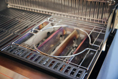 SmokeCraft: Genesis E-435 Liquid Propane Gas Grill, Black