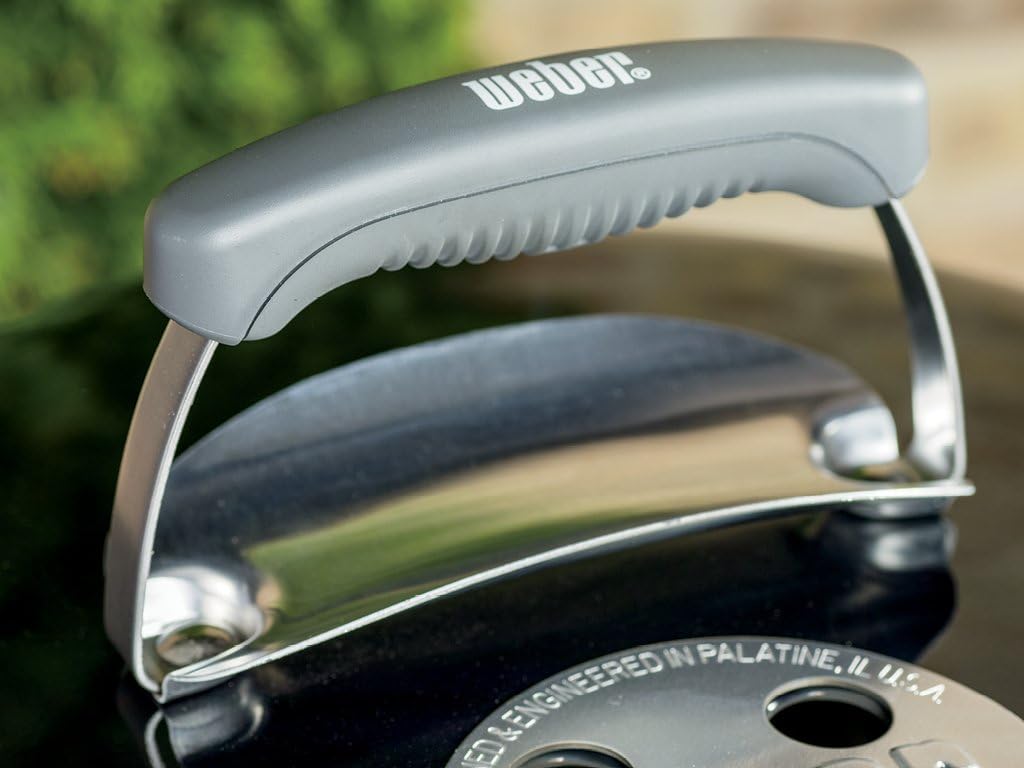 SmokeCraft: Original Kettle 22-Inch Charcoal Grill
