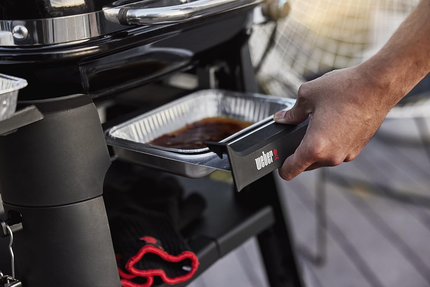 SmokeCraft: Lumin Compact Outdoor Electric Barbecue Grill, Black - Great Small Spaces such as Patios, Balconies, and Decks, Portable and Convenient