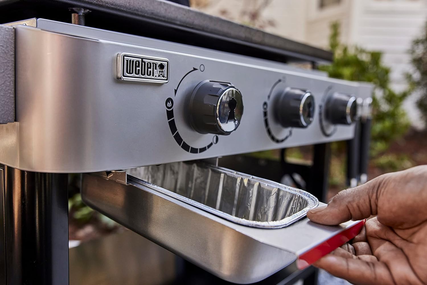 SmokeCraft:  28" Gas Griddle, 3 Burner, Black