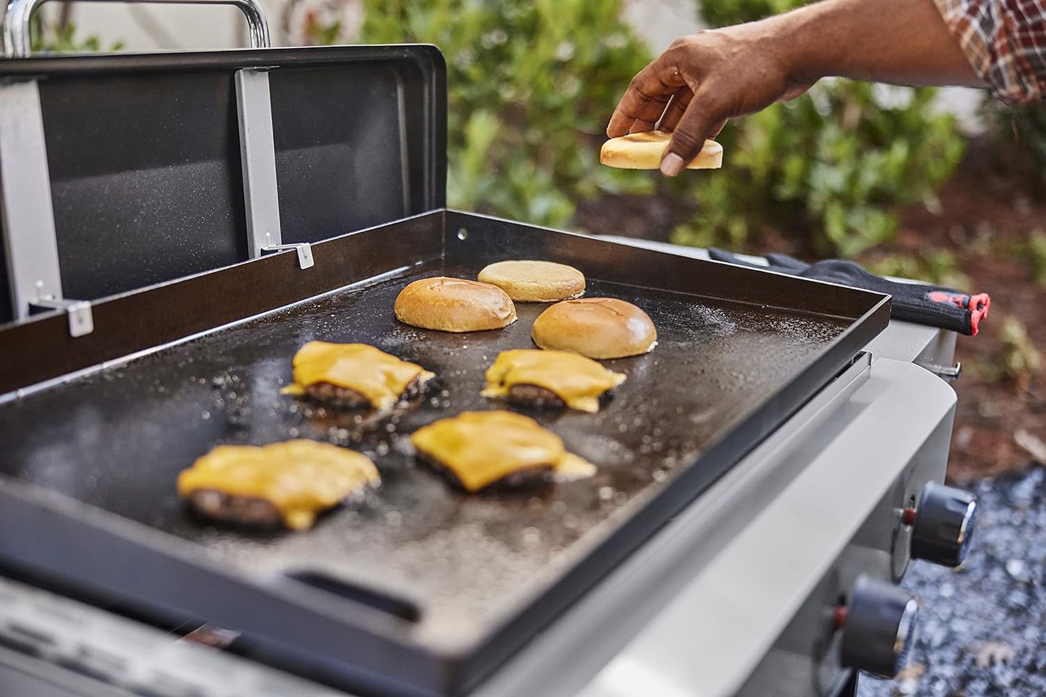 SmokeCraft:  28" Gas Griddle, 3 Burner, Black