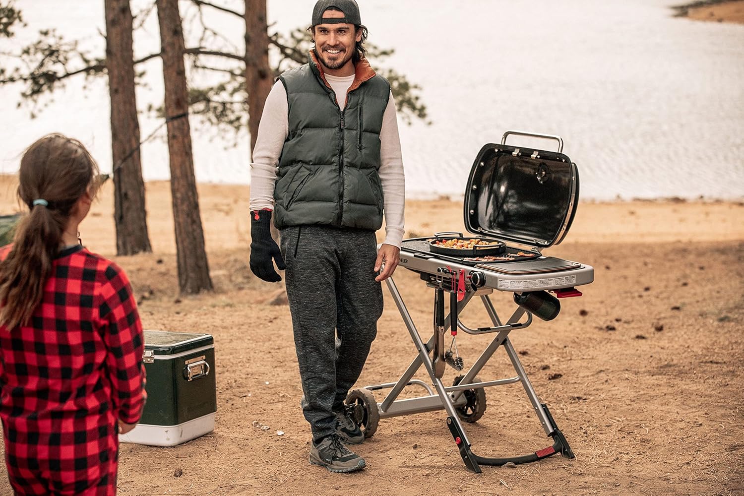 SmokeCraft: Traveler Portable Gas Grill, Black